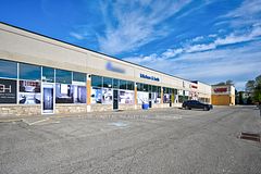 8-13 - 162 Bullock Drive, Markham, ON, exterior