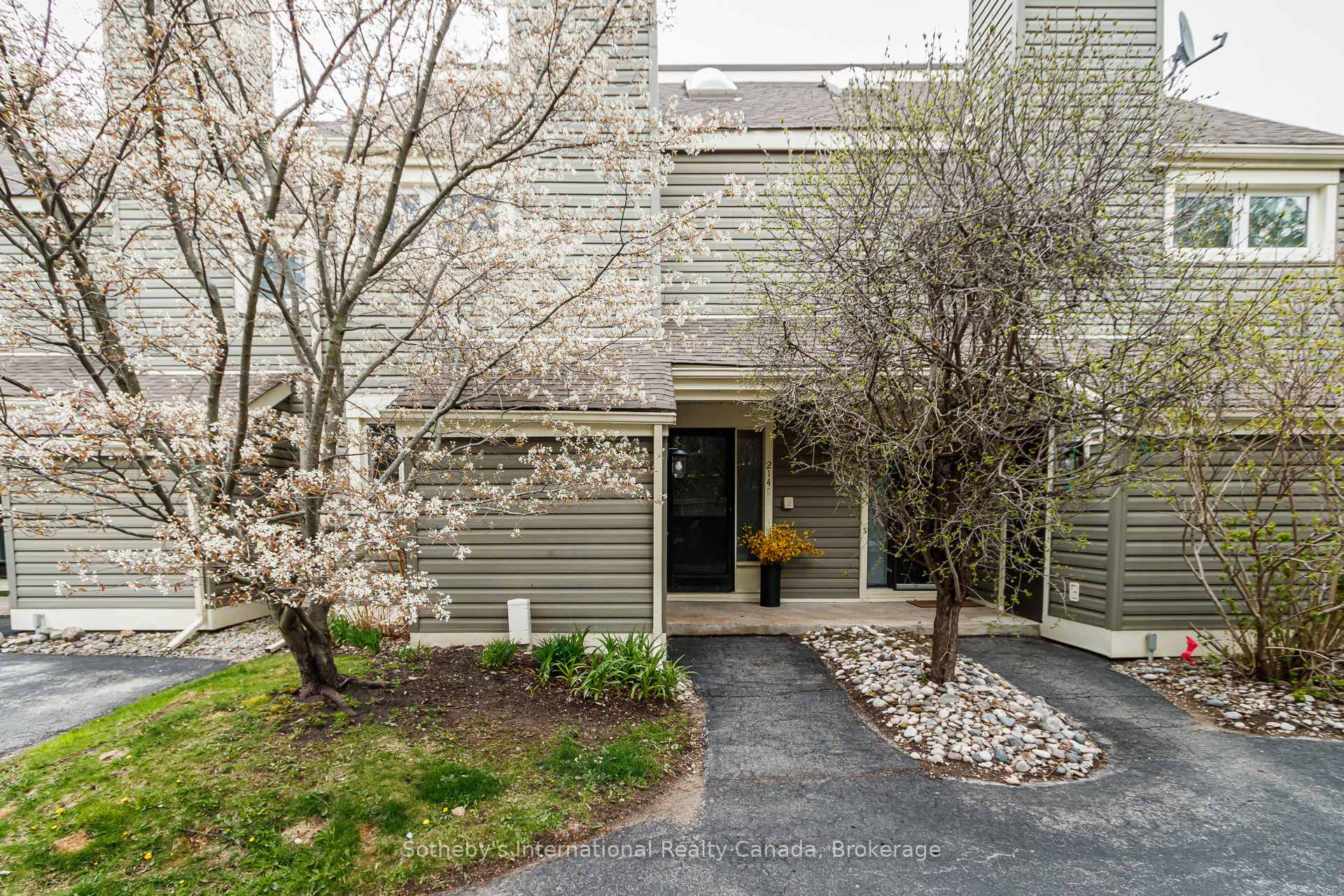 214 - 214 Escarpment Crescent, Collingwood, ON, exterior
