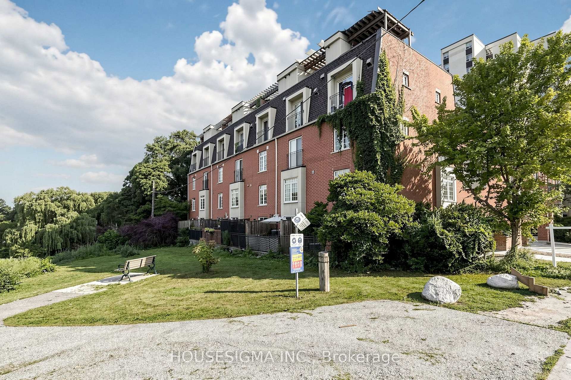 106 - 870 Jane Street, Toronto W03, ON, exterior