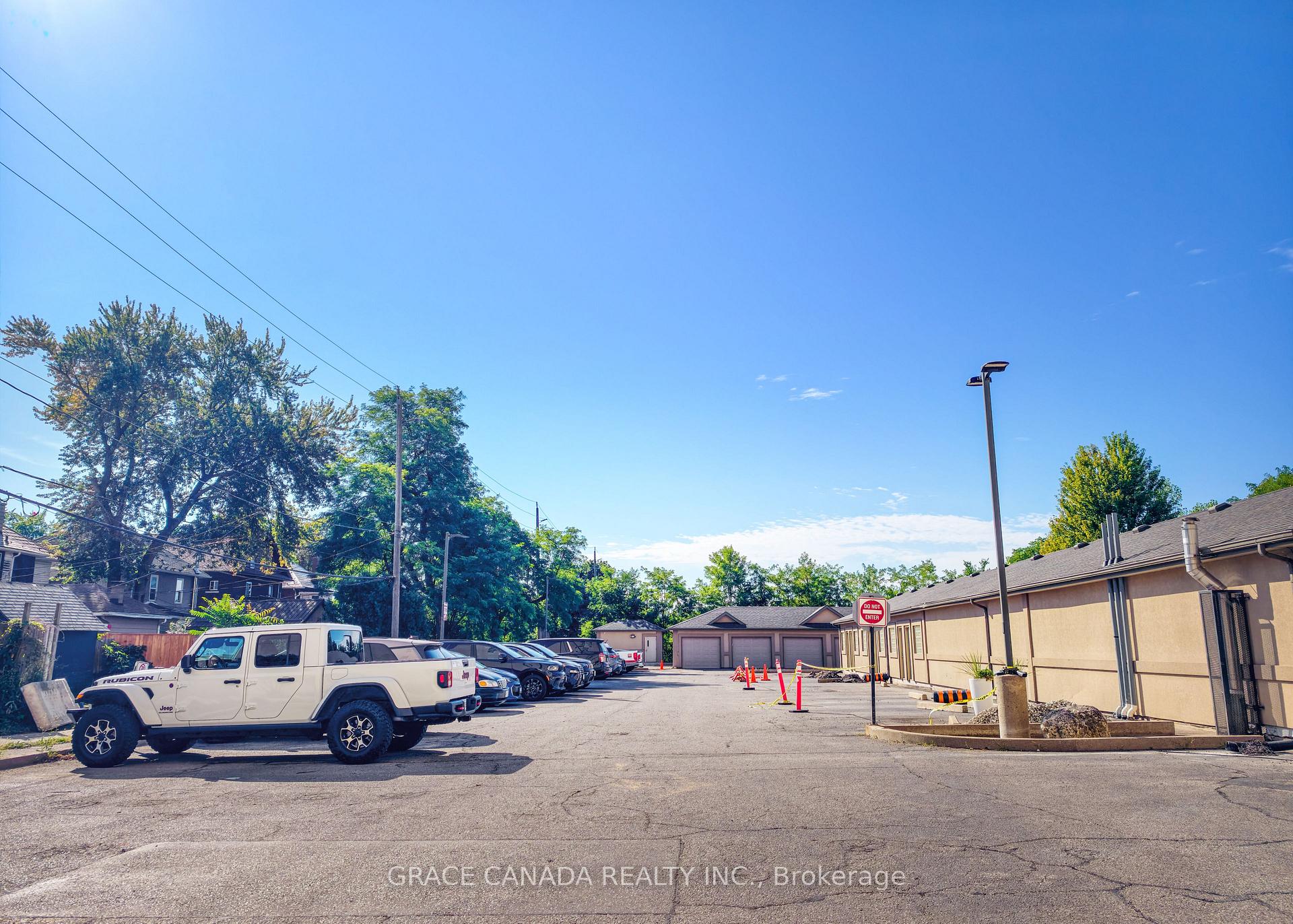 308 - 1225 Riverside Drive W, Windsor, ON, exterior