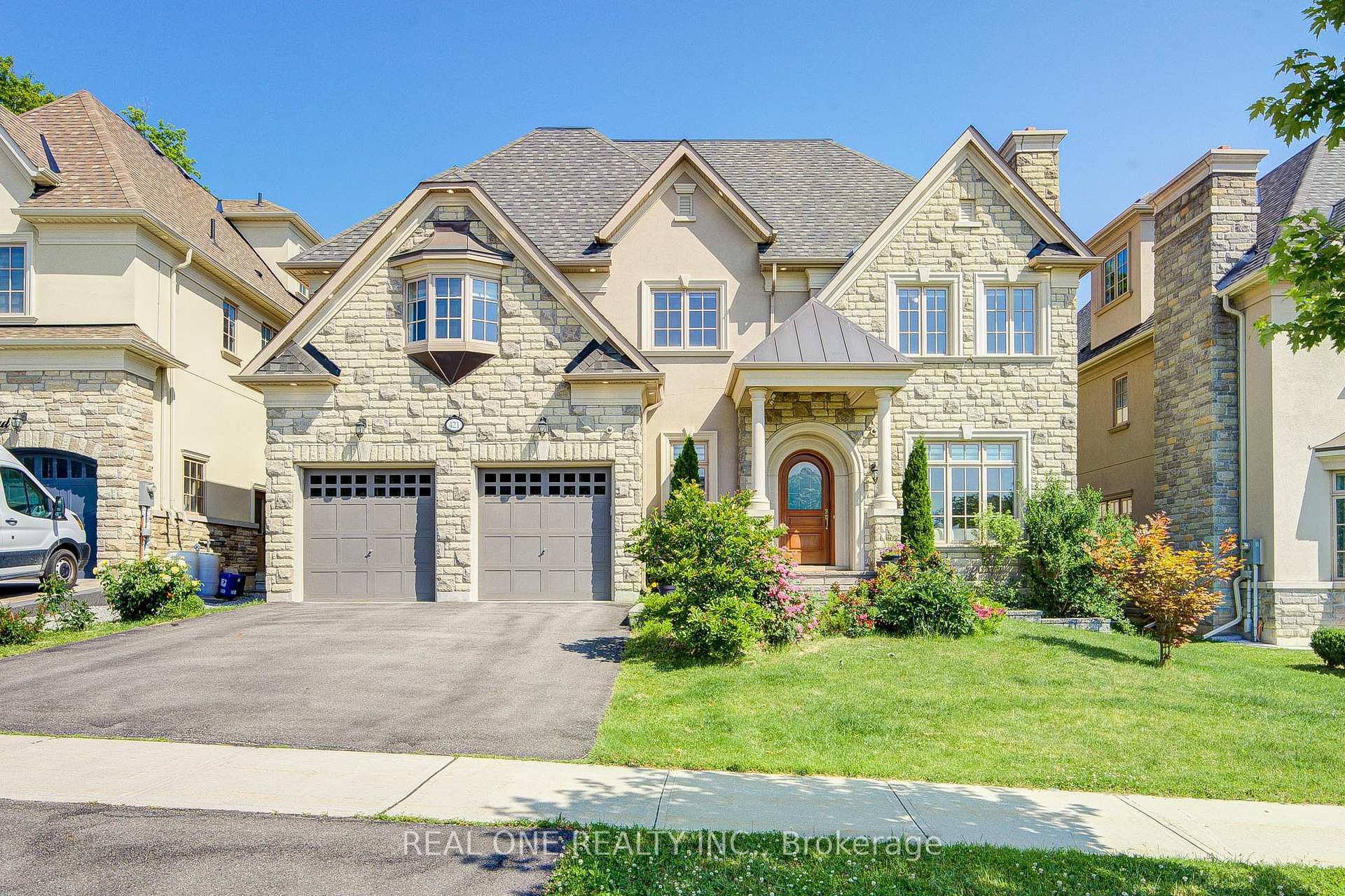 421 Flamingo Road, Vaughan, ON, exterior