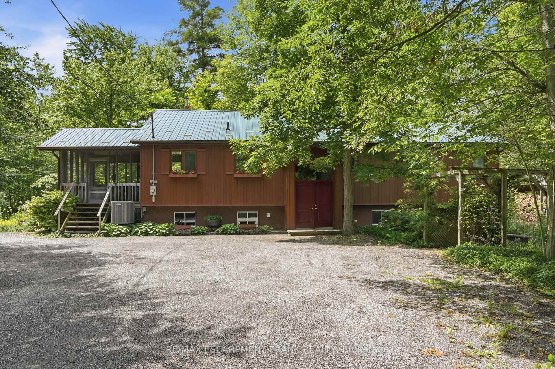 9964 CONCESSION 1 Road, West Lincoln, ON, exterior