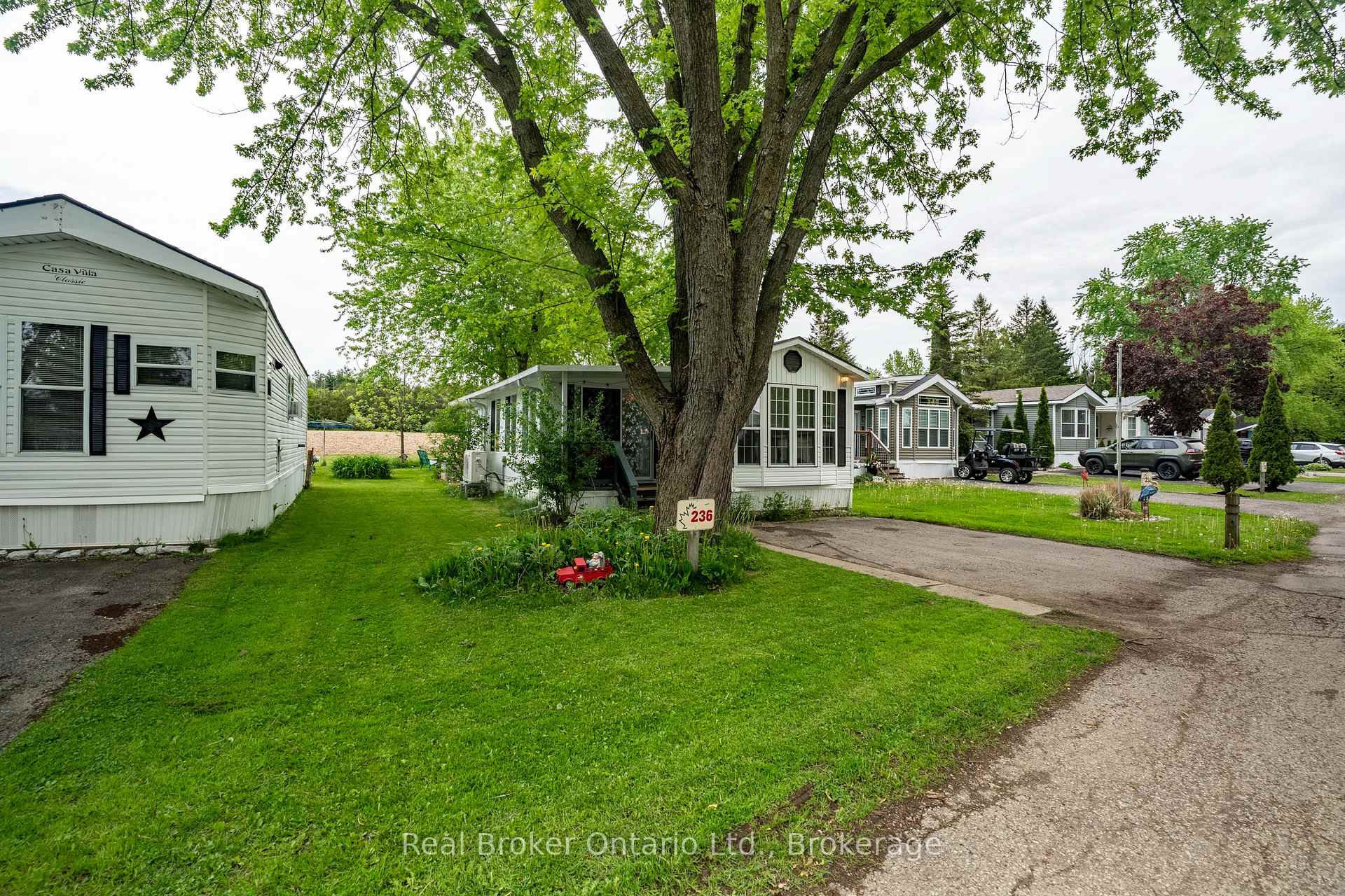 236 - 580 Beaver Creek Road, Waterloo, ON, exterior