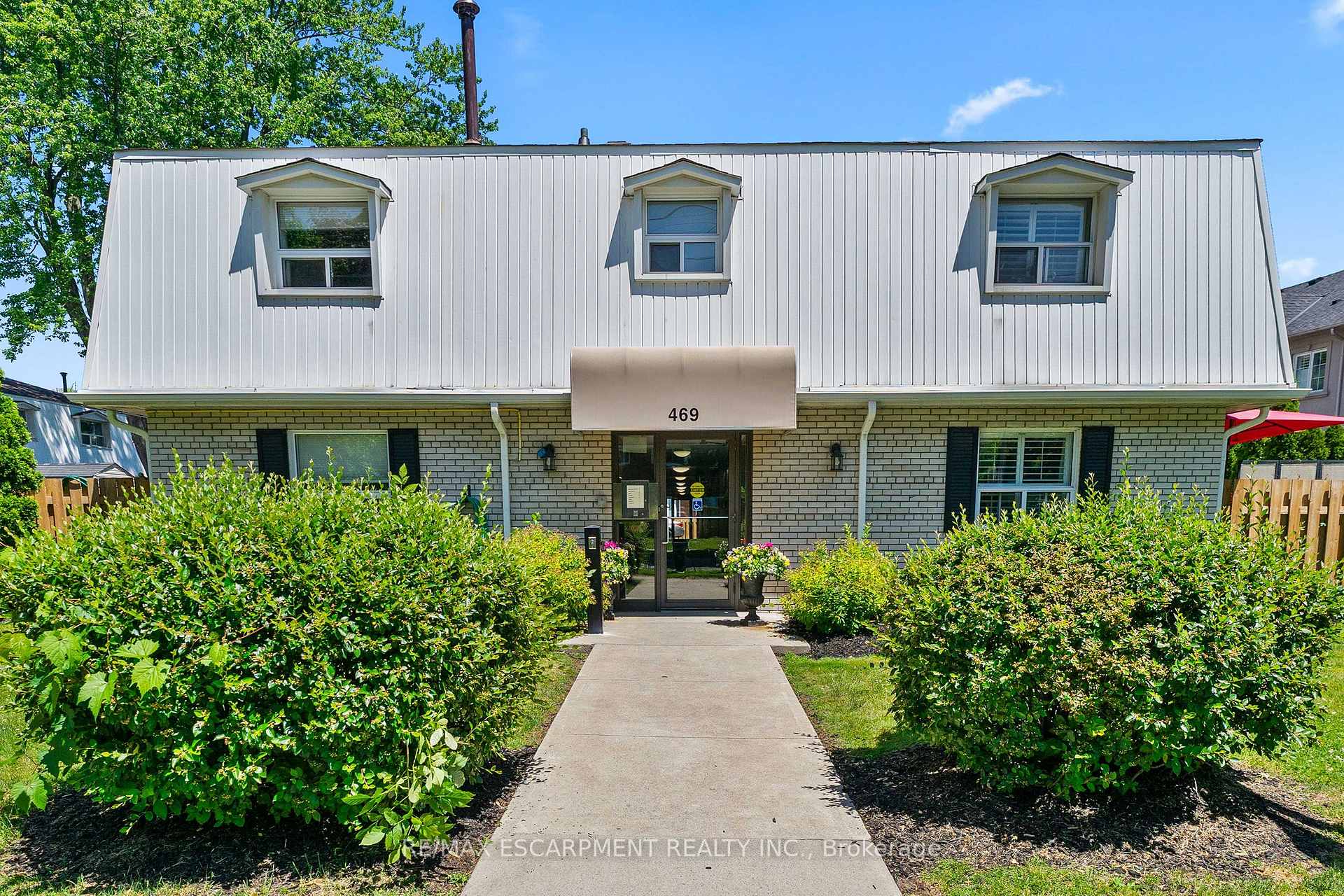 5 - 469 Claridge Road, Burlington, ON, exterior