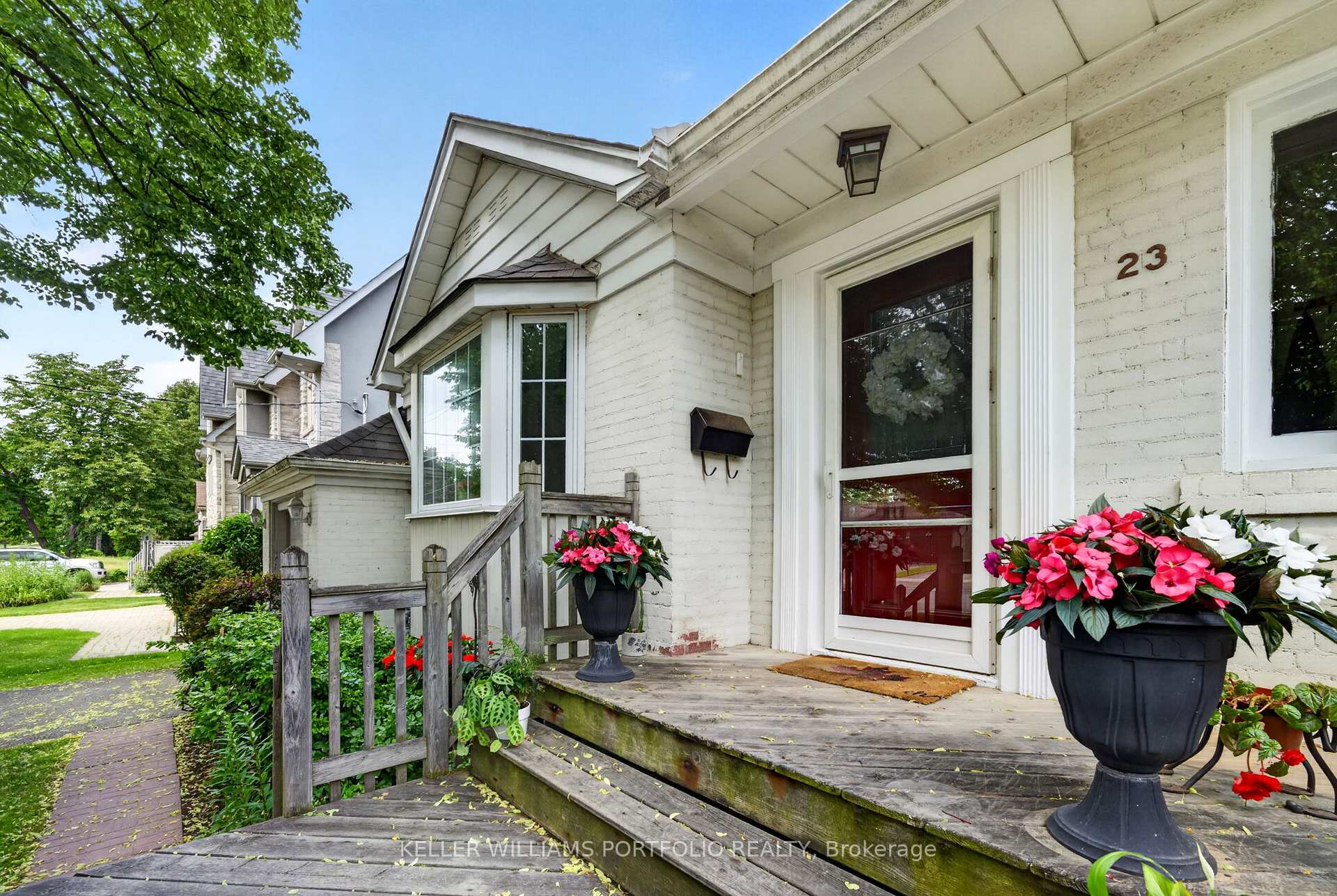 23 Ashbourne Drive, Toronto W08, ON, exterior