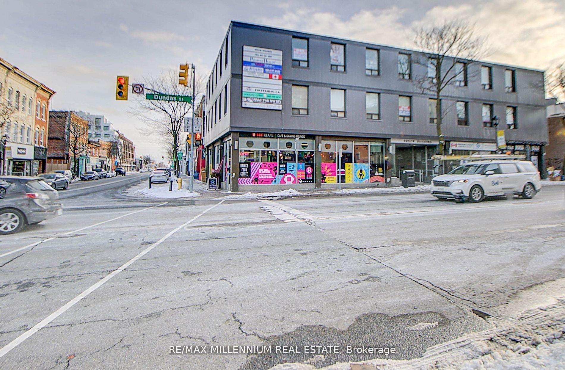 300 - 101 Dundas Street W, Whitby, ON, exterior