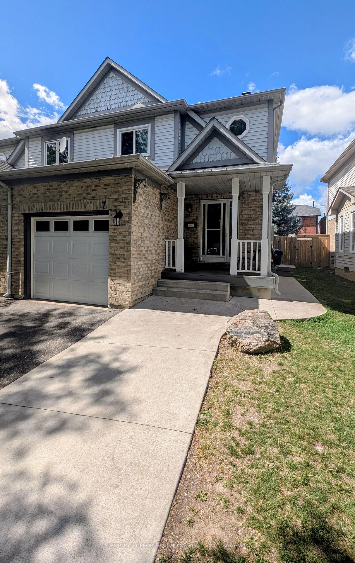 7 Amazon Court, Brampton, ON, exterior
