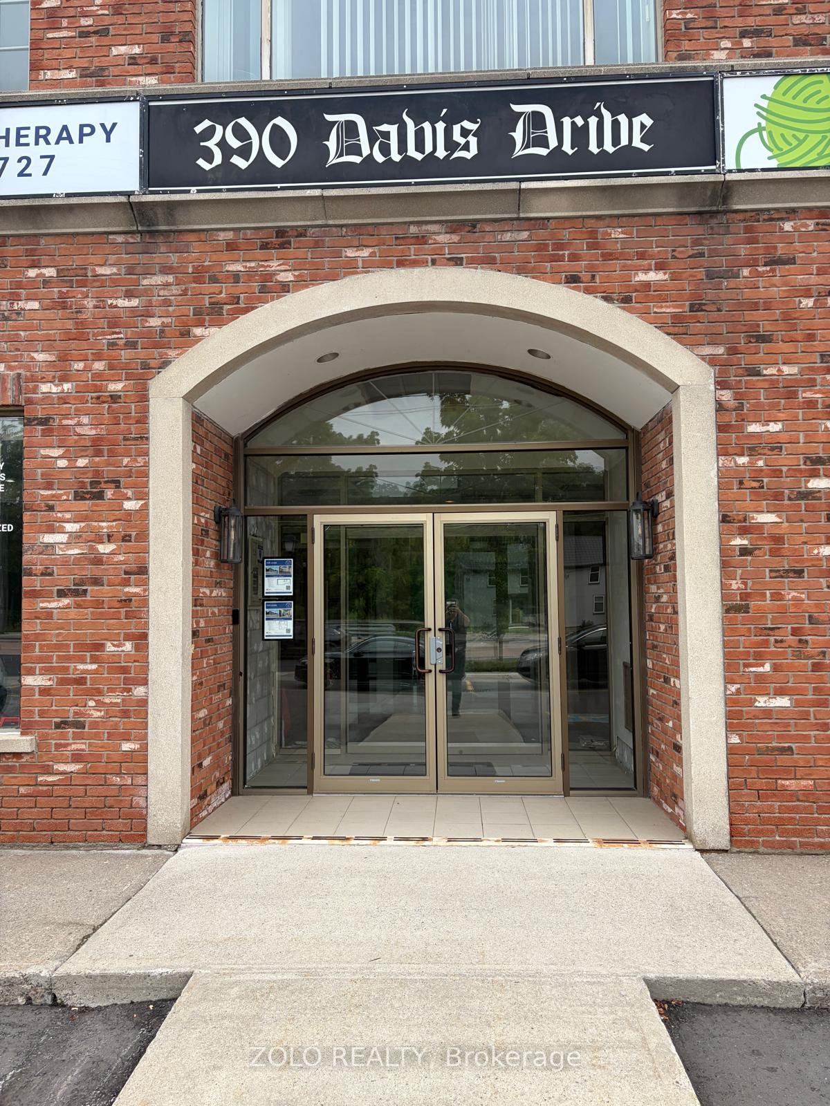 301_Room #2 - 390 Davis Drive, Newmarket, ON, exterior