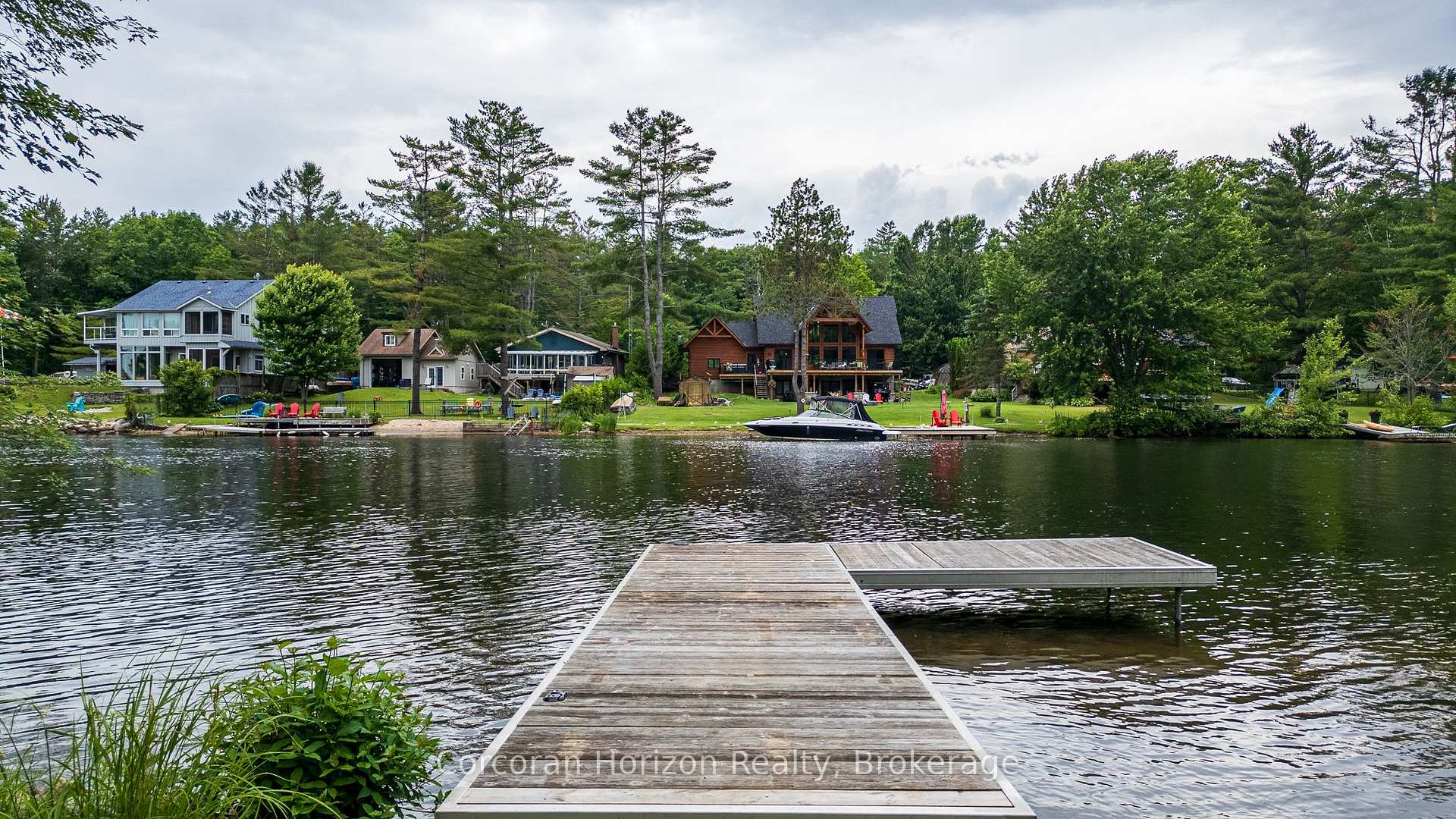 1068 Hartley Road, Gravenhurst, ON, exterior
