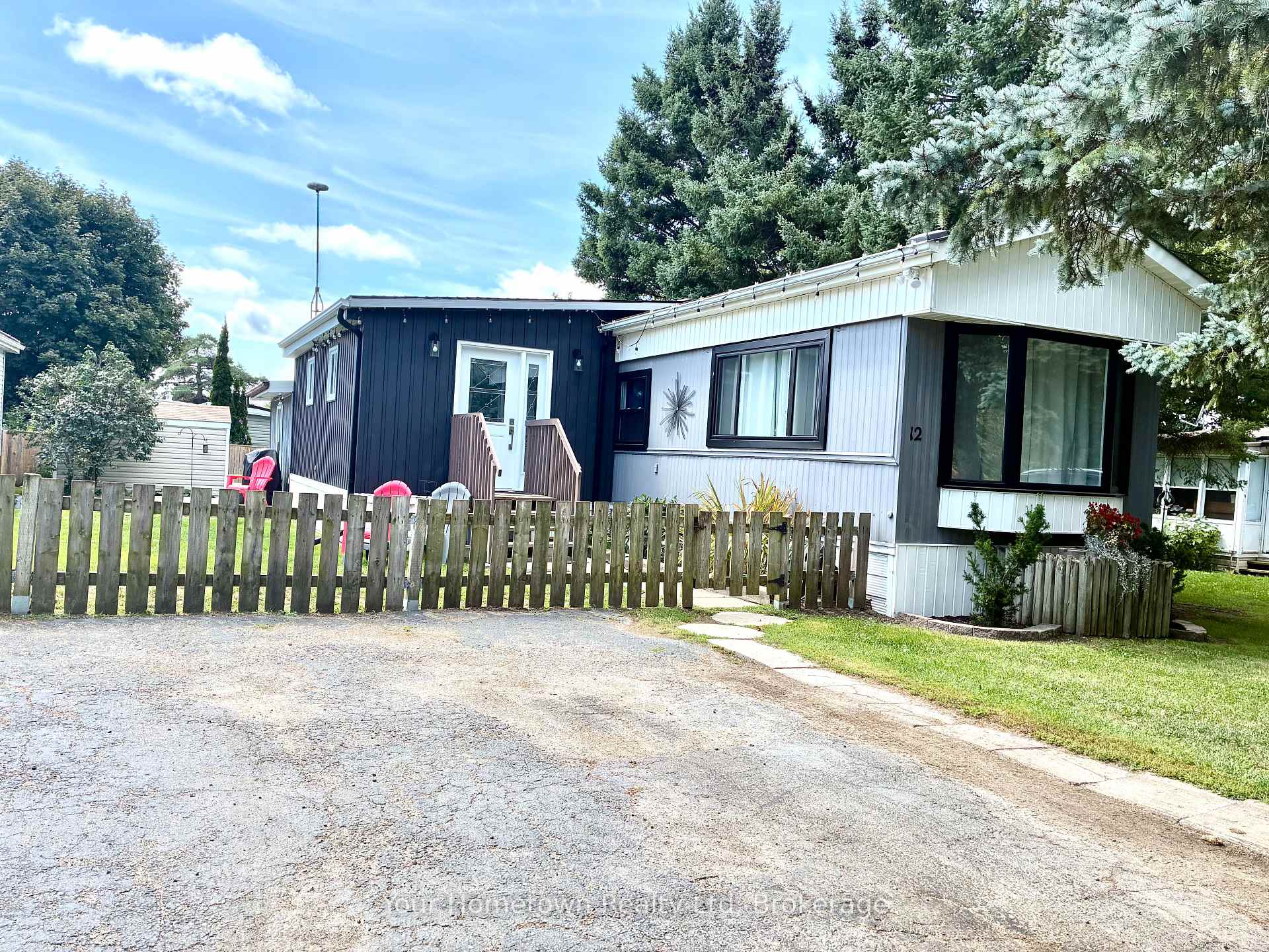12 Second Avenue, Centre Wellington, ON, exterior