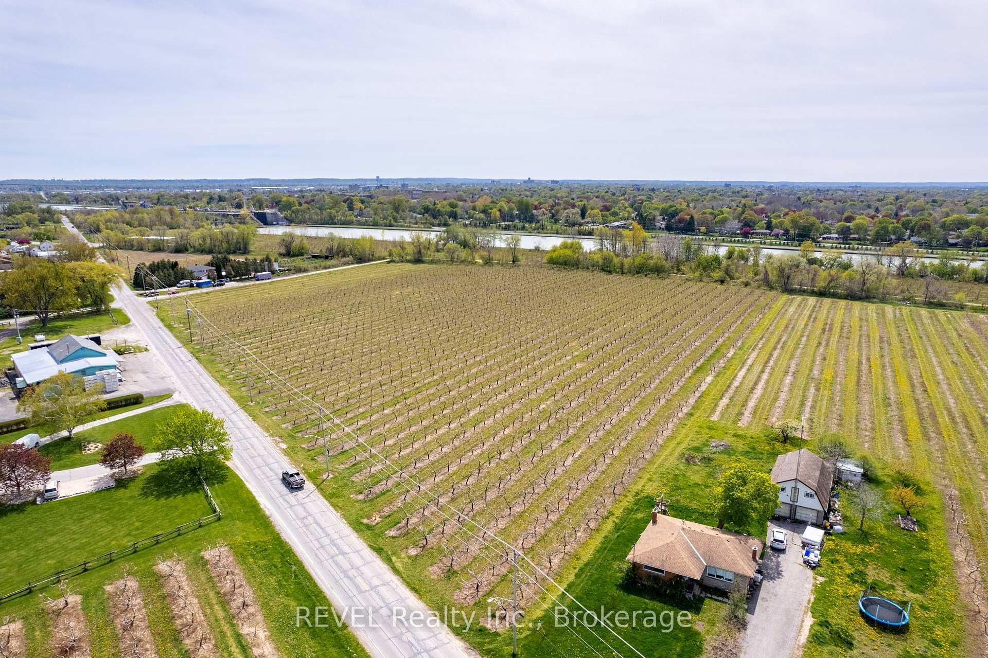 160 Read Road, St. Catharines, ON, exterior