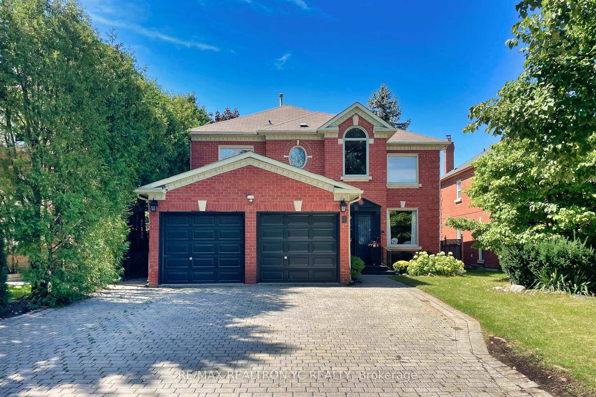 Lower - 4 Theobalds Circle, Richmond Hill, ON, exterior