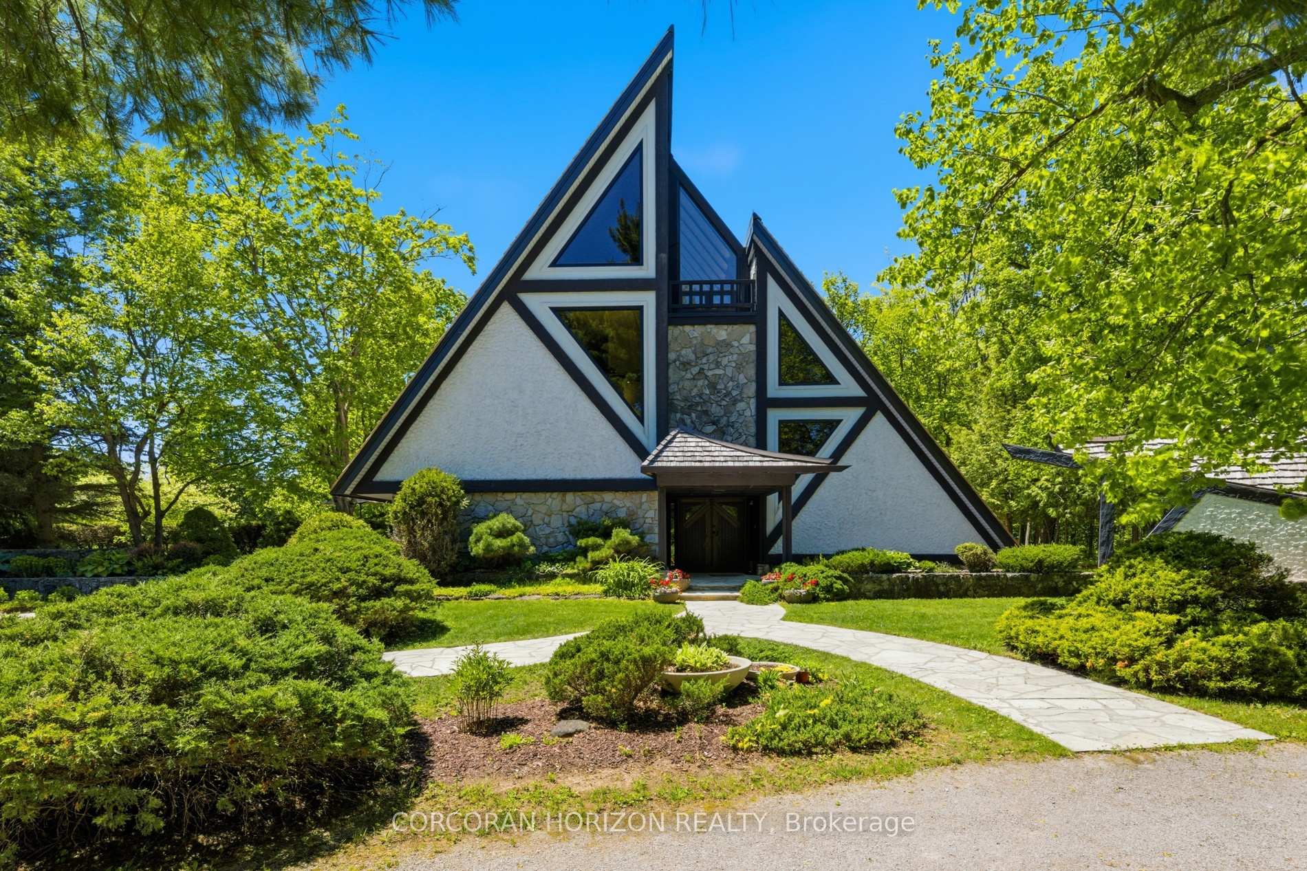 1285 Kirkwall Road, Hamilton, ON, exterior