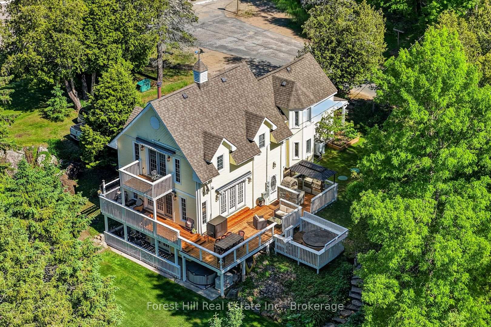 1029 Harvey Avenue, Algonquin Highlands, ON, exterior