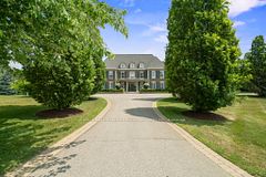 91 Fairfield Drive, King, ON, exterior