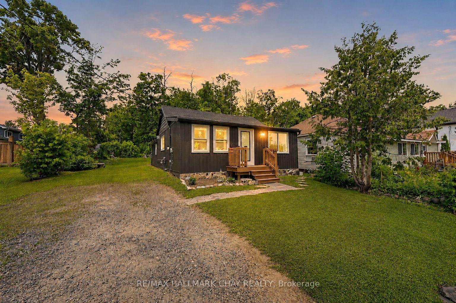 8 Myrtle Avenue, Oro-Medonte, ON, exterior