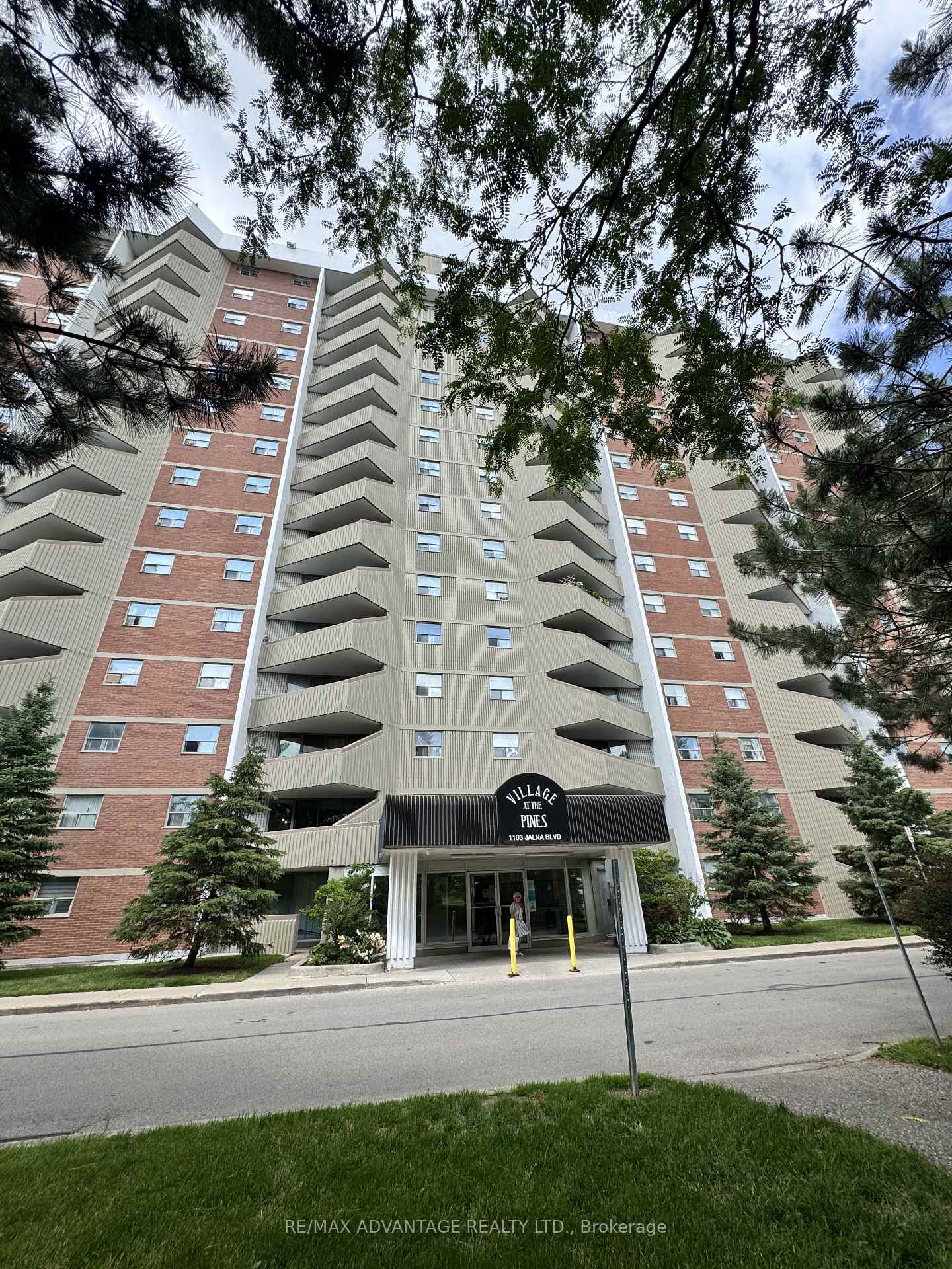 904 - 1103 Jalna Boulevard, London South, ON, exterior