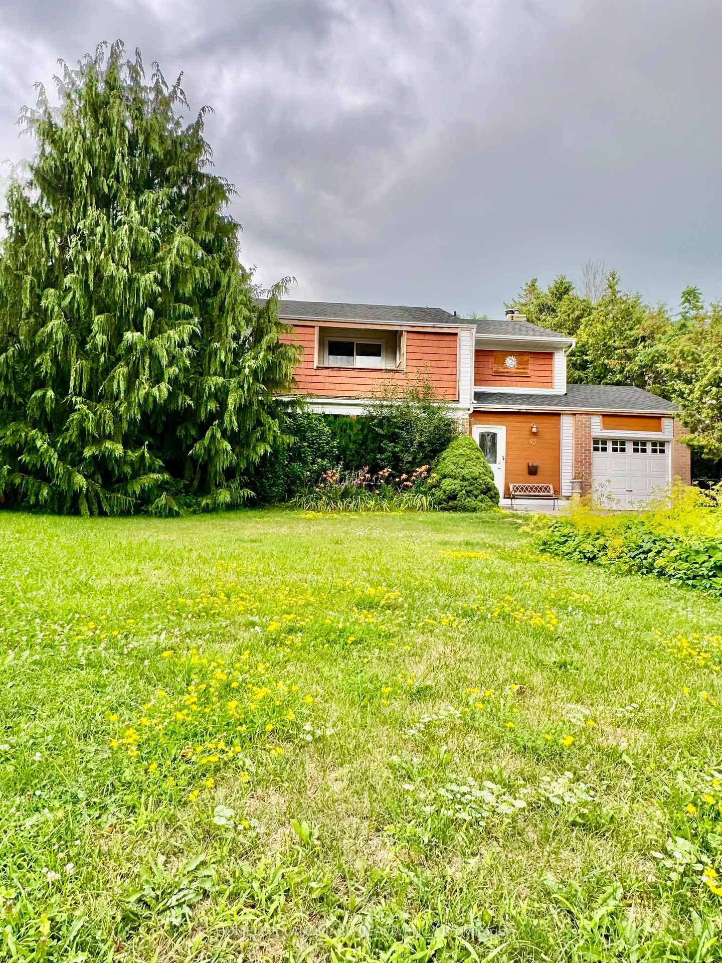 45 Sandusky Crescent, Aurora, ON, exterior