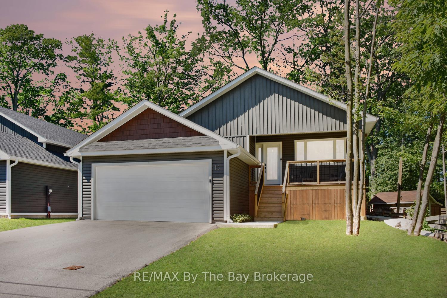 16 CARIBBEAN Drive, Wasaga Beach, ON, exterior