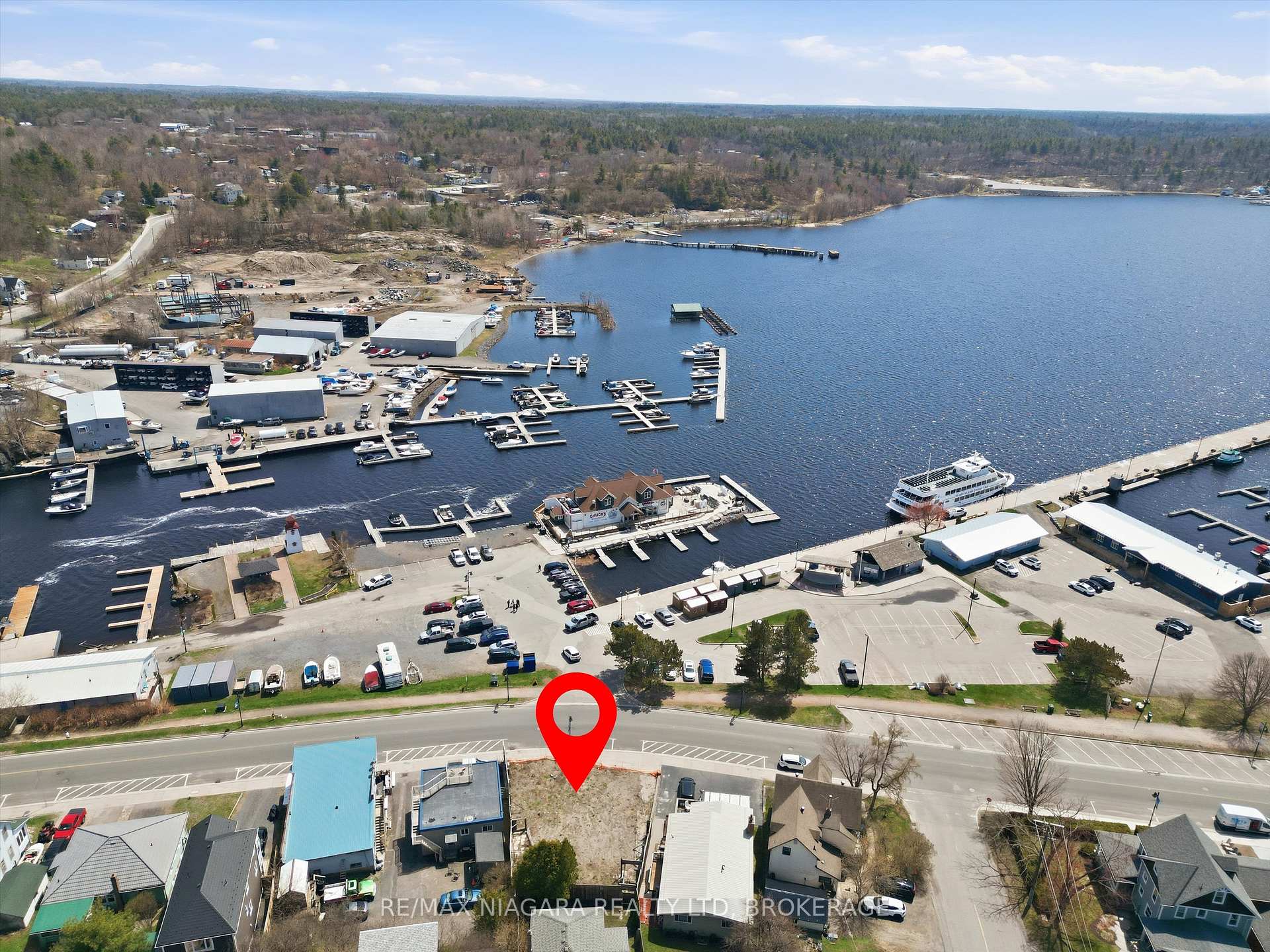 22 Bay Street, Parry Sound, ON, exterior