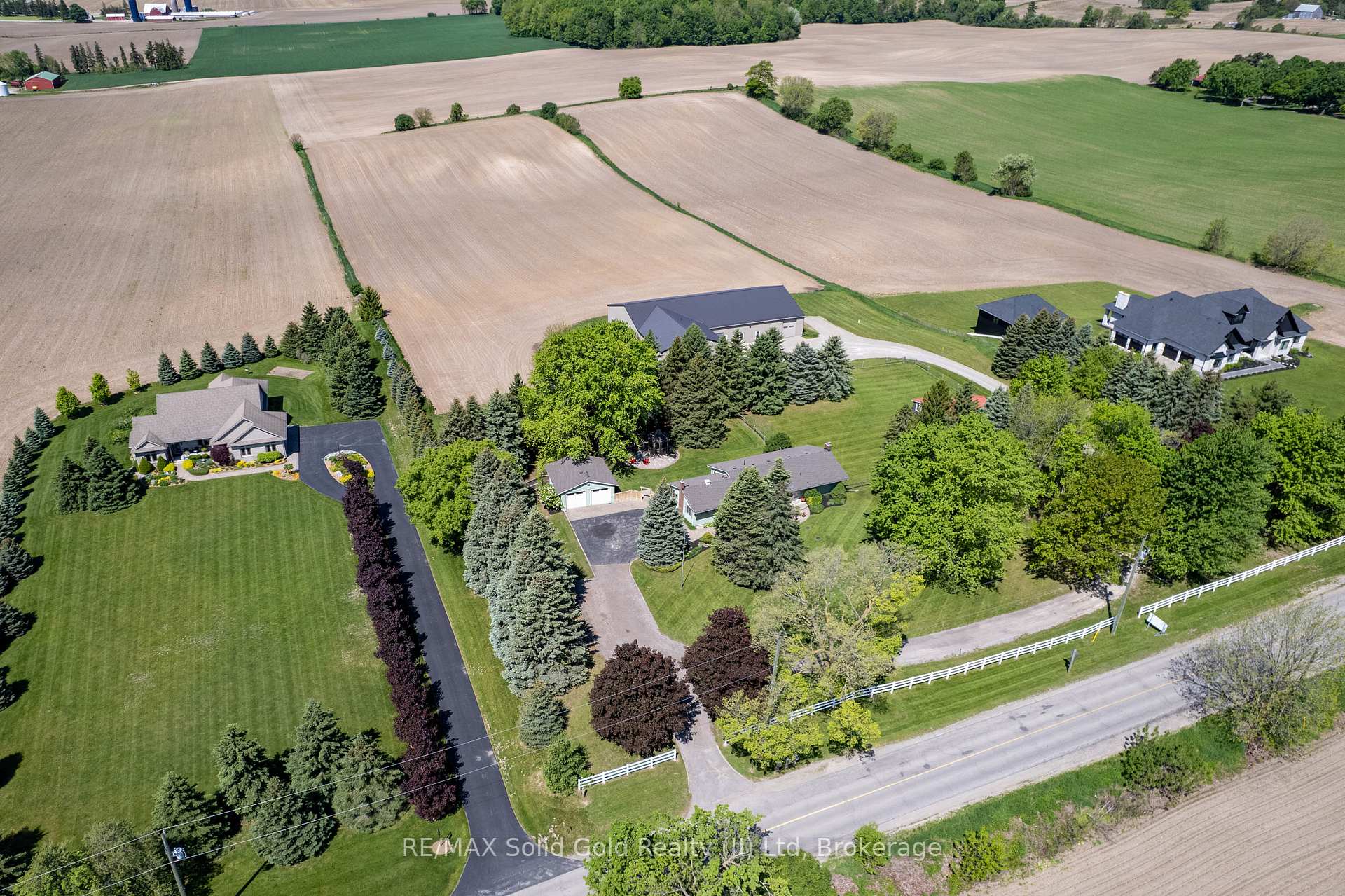 1068 Cameron Road, North Dumfries, ON, exterior