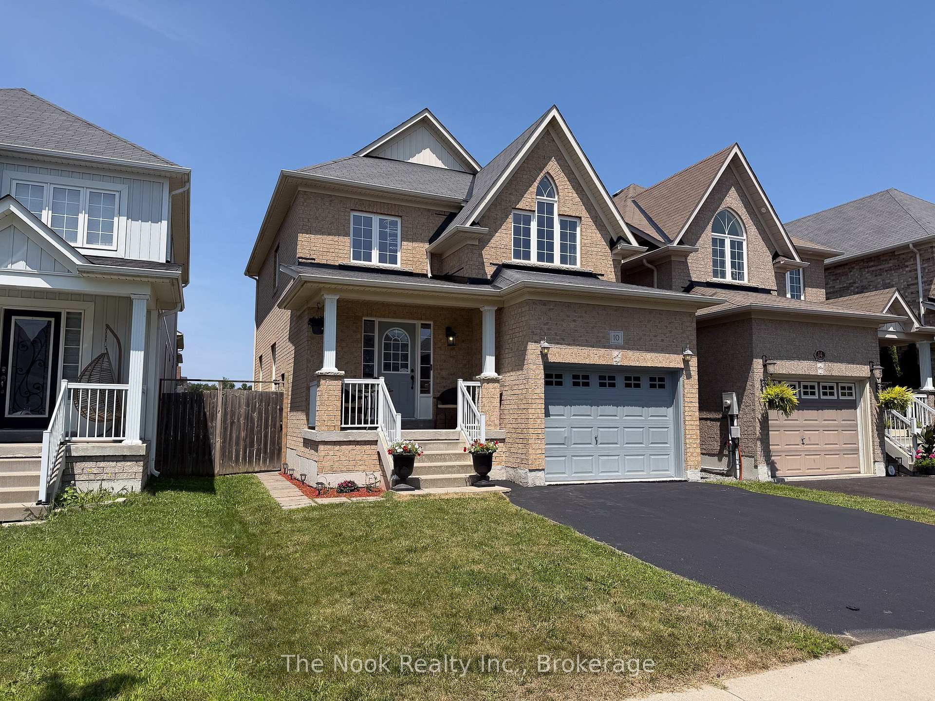 10 Broome Avenue, Clarington, ON, exterior