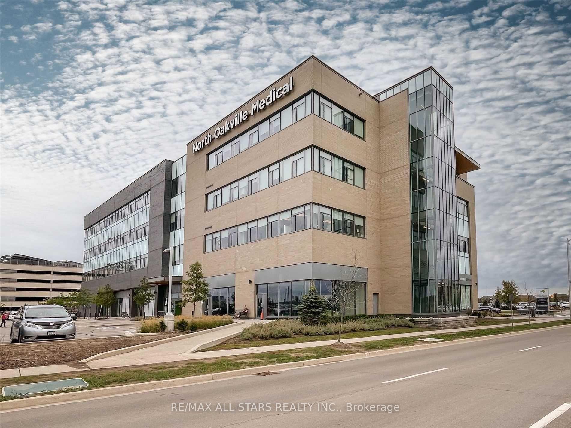 416 - 3075 Hospital Gate, Oakville, ON, exterior