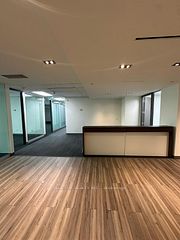 801 - 5500 North Service Road, Burlington, ON, exterior