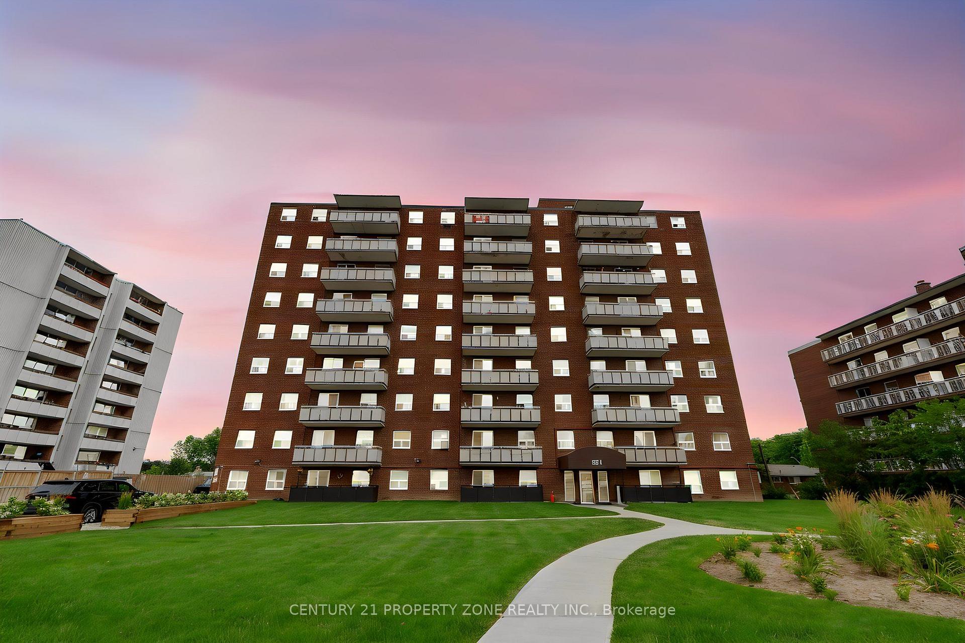 105 - 851 Queenston Road, Hamilton, ON, exterior