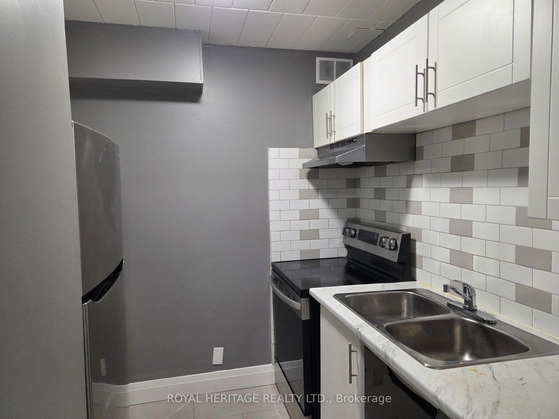 104 - 8800 Willoughby Drive, Niagara Falls, ON, exterior