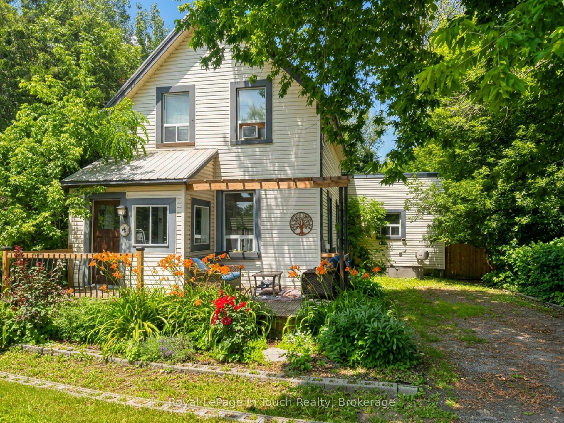 4 Gray Street, Severn, ON, exterior