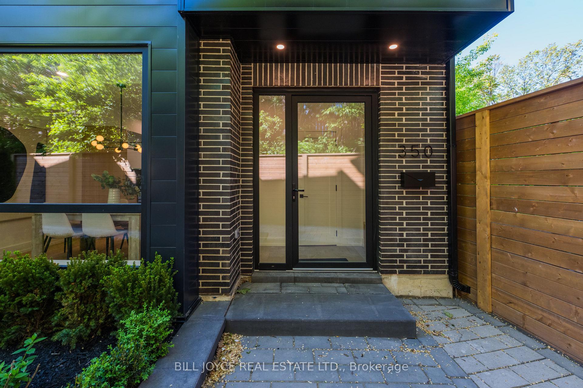 350 Lee Avenue, Toronto E02, ON, exterior