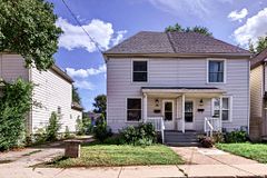 146 Barnesdale Avenue N, Hamilton, ON, exterior