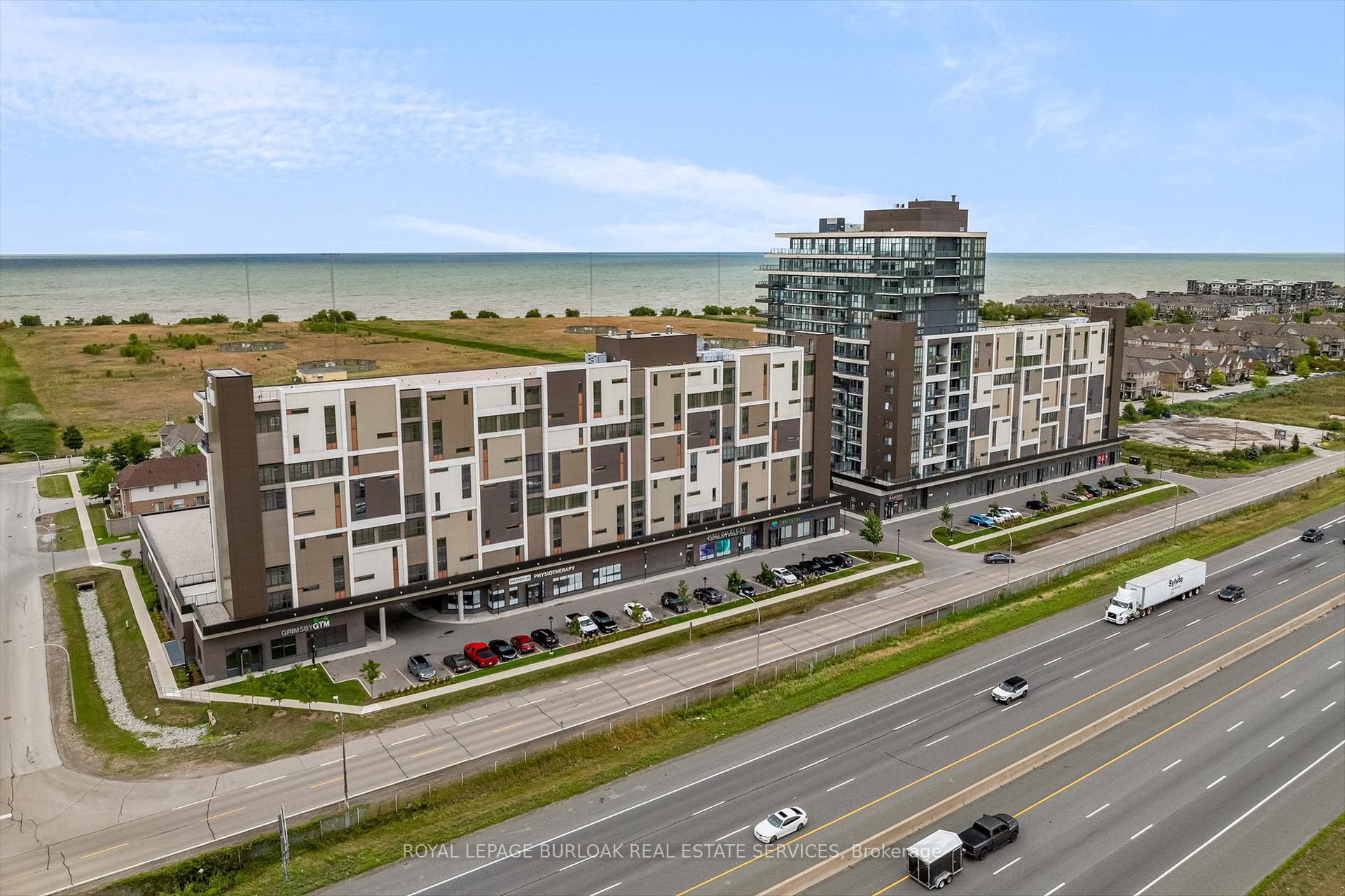 612 - 550 North Service Road N, Grimsby, ON, exterior