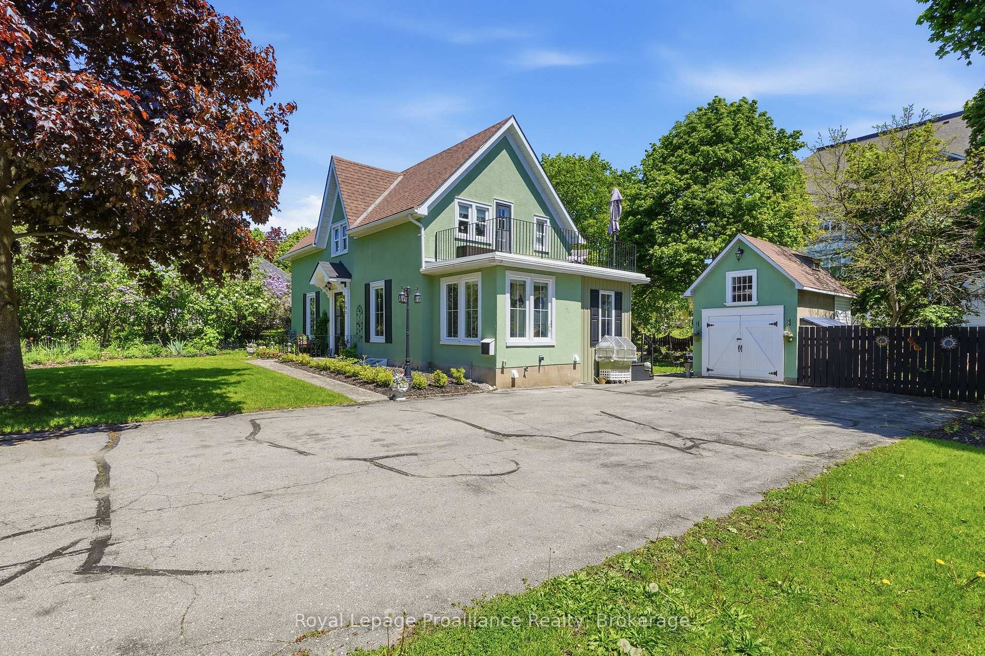 195 Maclellan Avenue, Quinte West, ON, exterior