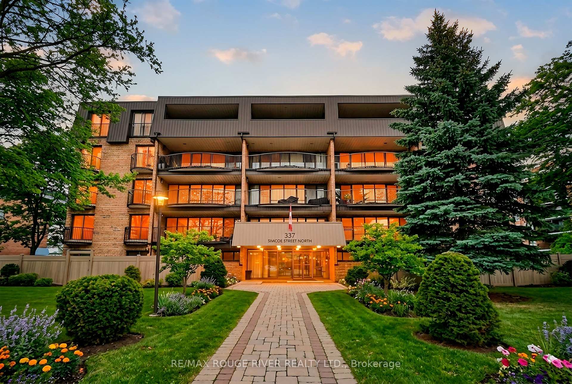 401 - 337 Simcoe Street, Oshawa, ON, exterior