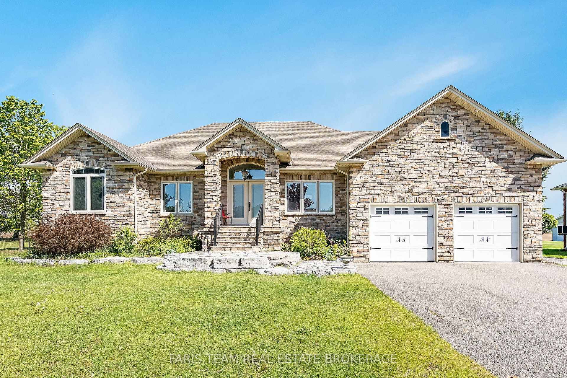 30 Fisher Drive, Adjala-Tosorontio, ON, exterior