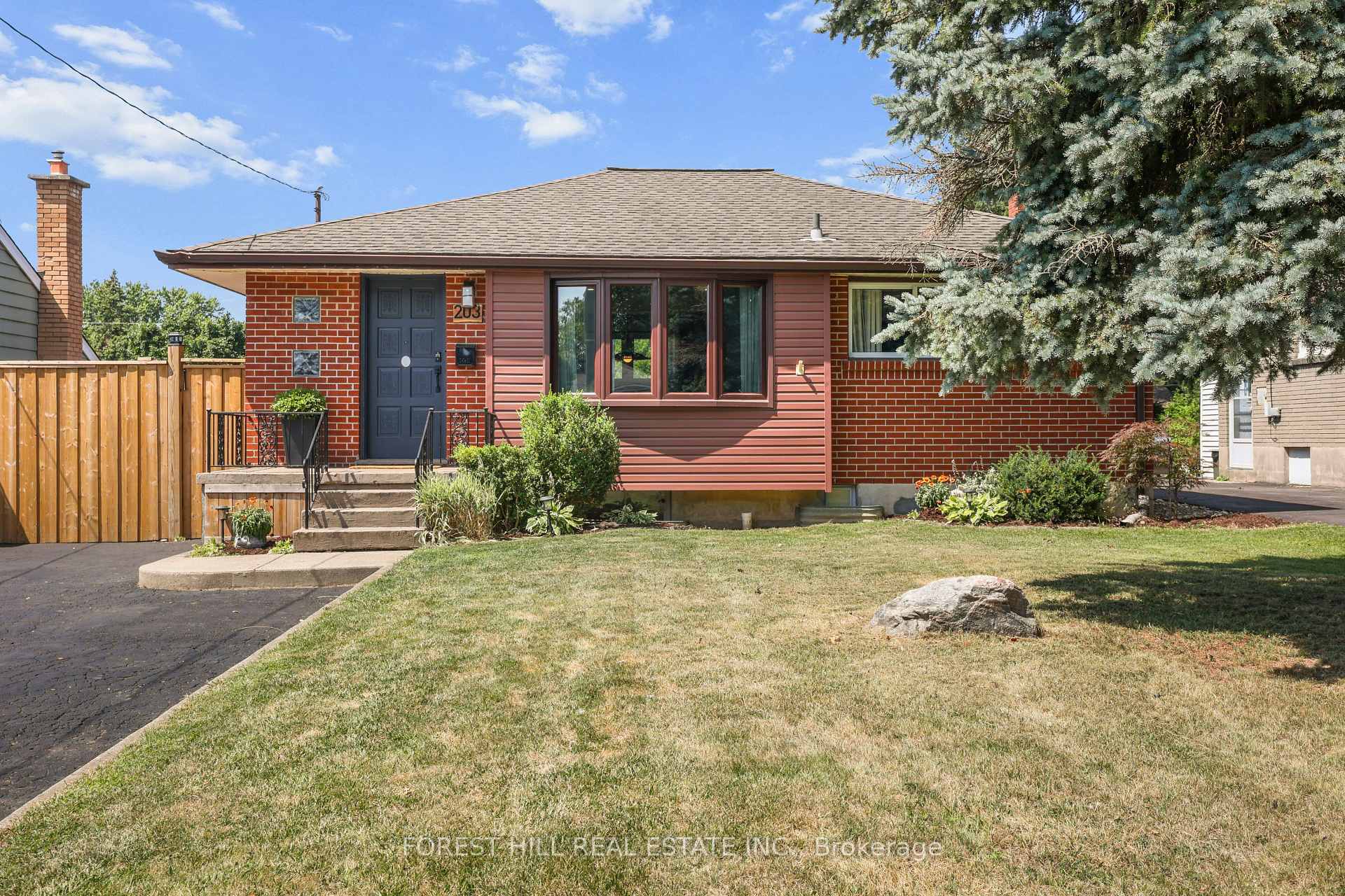 203 Merlin Crescent, London East, ON, exterior