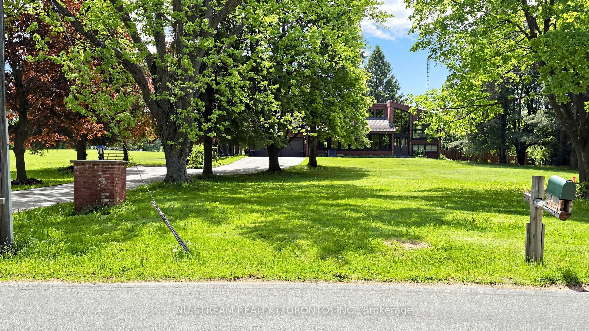 2881 Doane Road, East Gwillimbury, ON, exterior