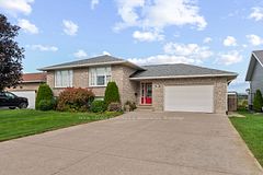 626 Moss Drive, Pembroke, ON, exterior