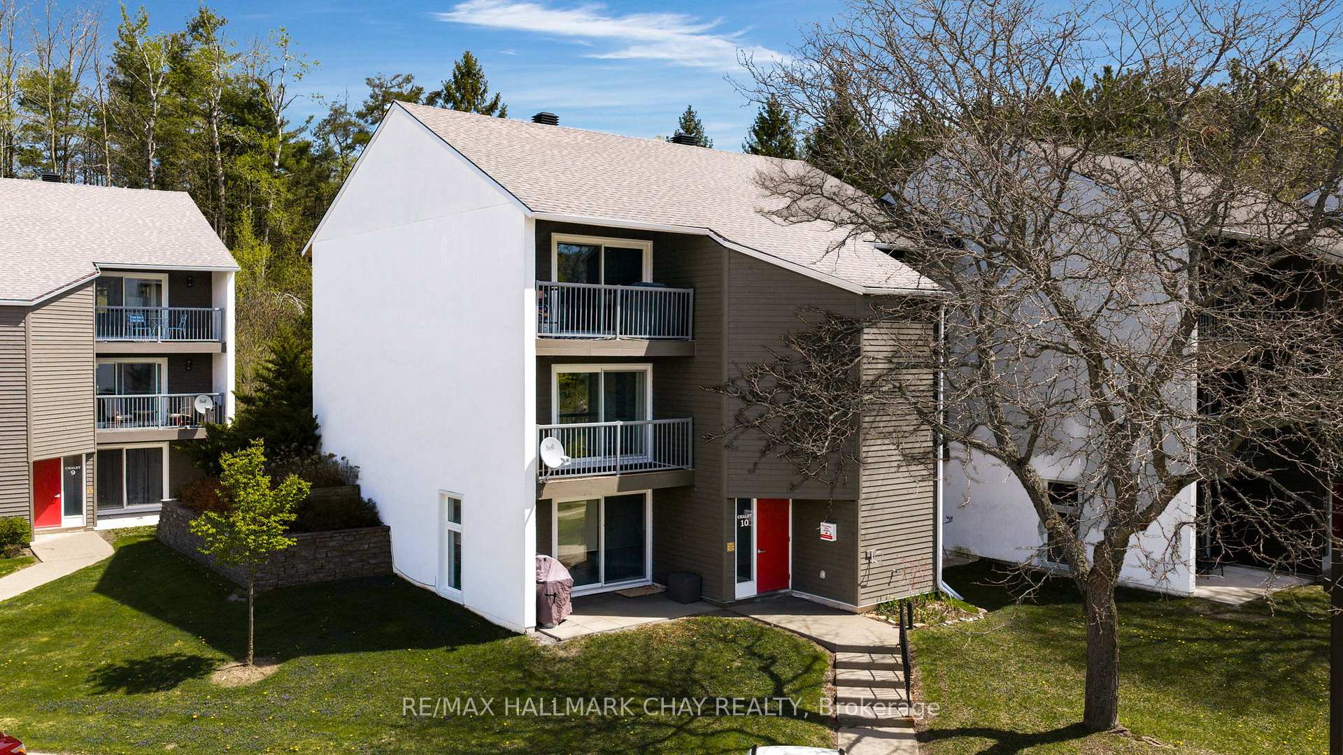 BLOCK/CHALET 10, UNIT 119 - 1102 Horseshoe Valley Road W, Oro-Medonte, ON, exterior