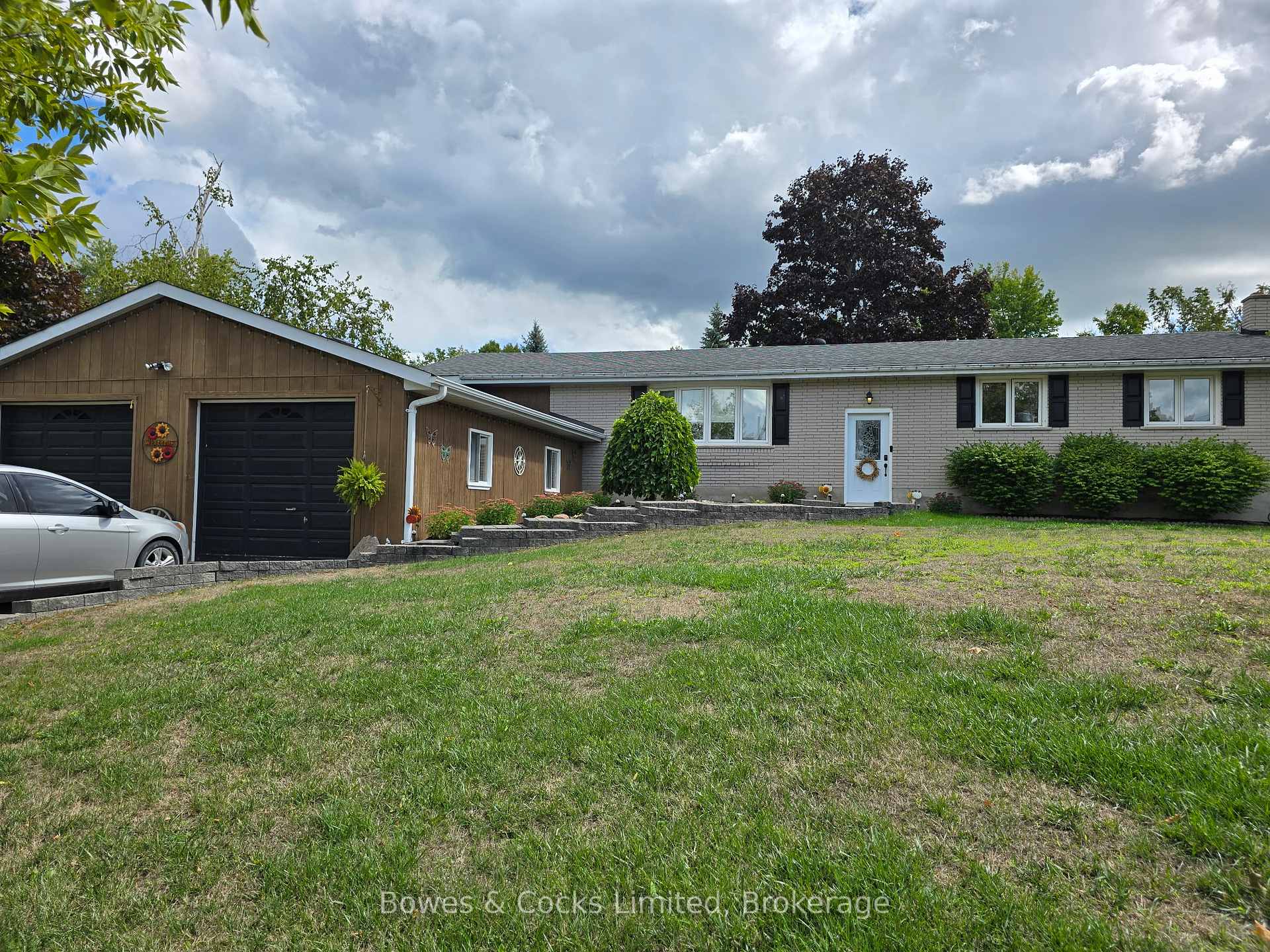 33 Maple Grove Road, Kawartha Lakes, ON, exterior