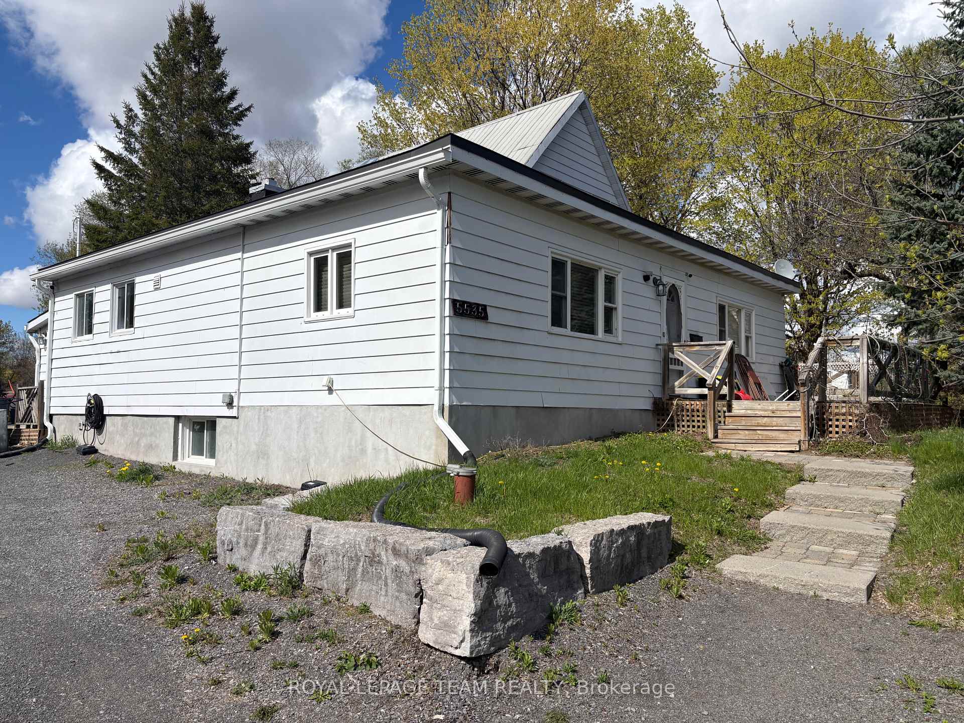 5535 Mitch Owens Road N, Blossom Park - Airport and Area, ON, exterior