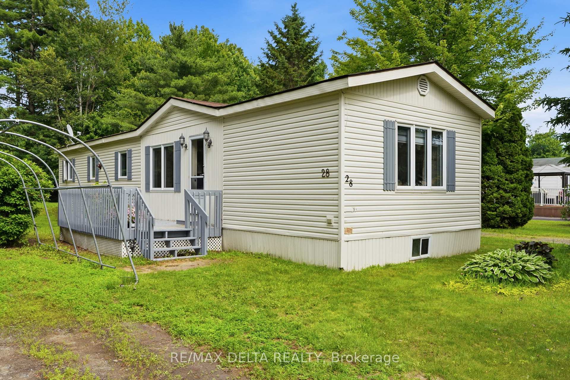 28-5279 County road 17 Highway, Alfred and Plantagenet, ON, exterior