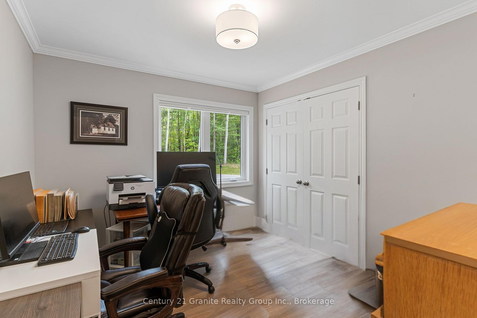 1097 Hawk Valley Road, Algonquin Highlands, ON, exterior