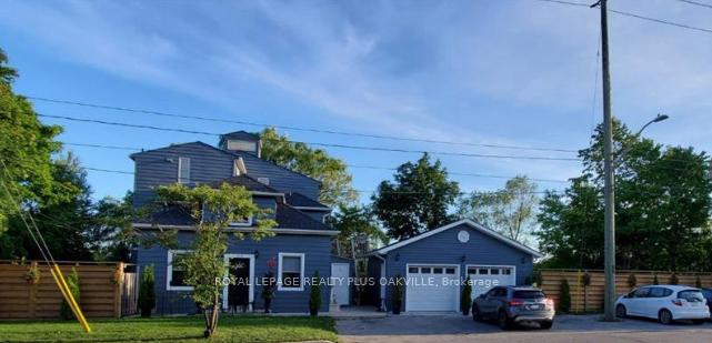 4 - 564 Lyons Lane, Oakville, ON, exterior
