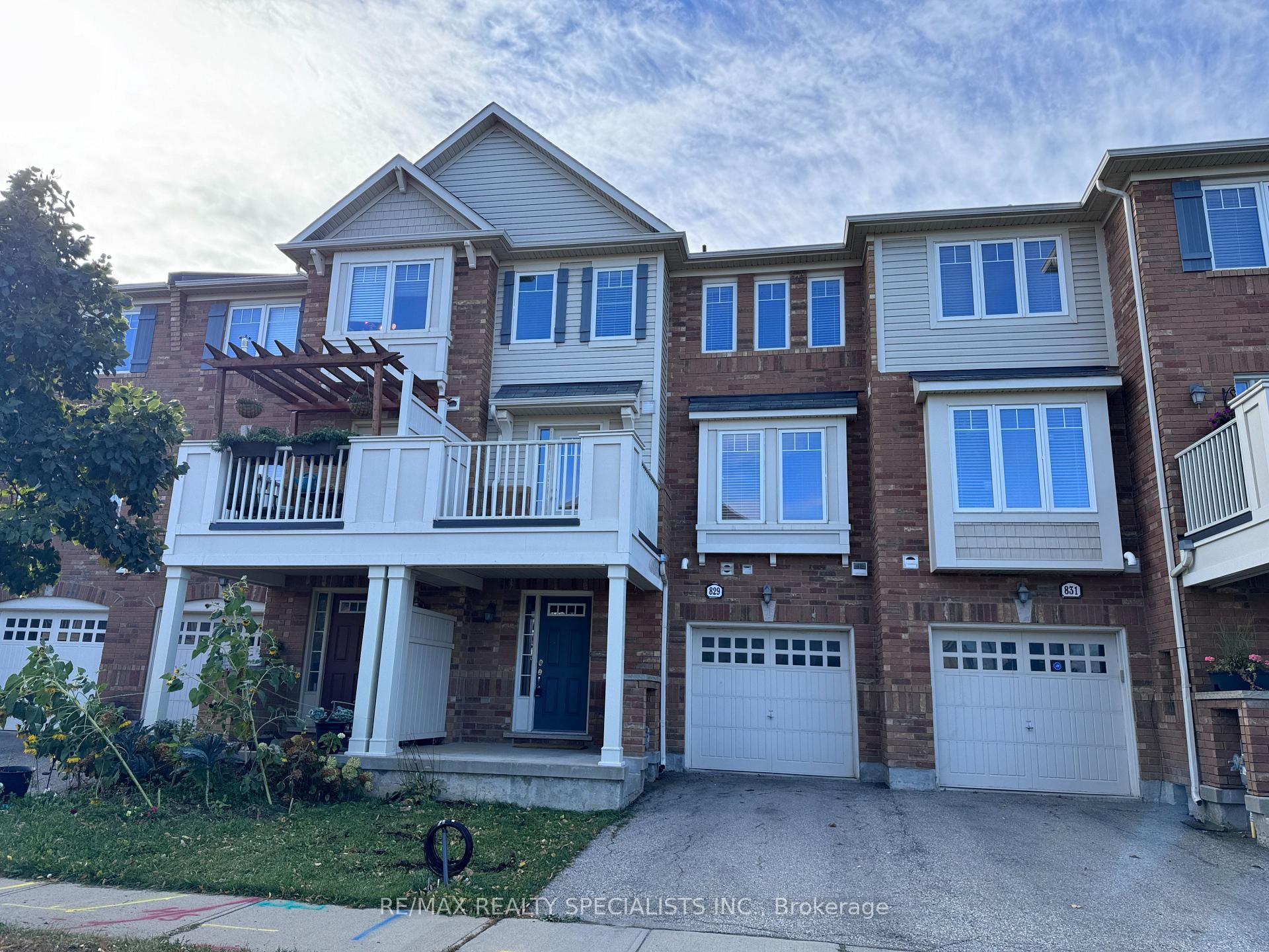 829 Fowles Court, Milton, ON, exterior