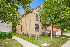 202 Sydenham Street, London East, ON, exterior