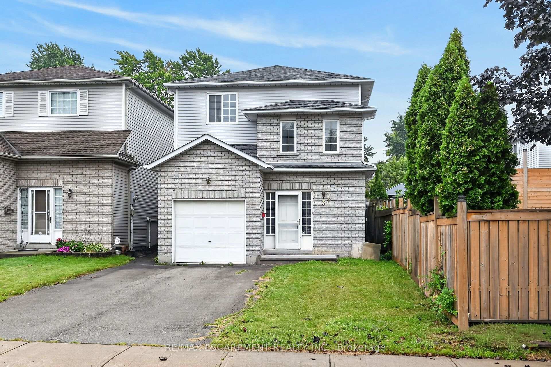 33 Brantdale Avenue, Hamilton, ON, exterior