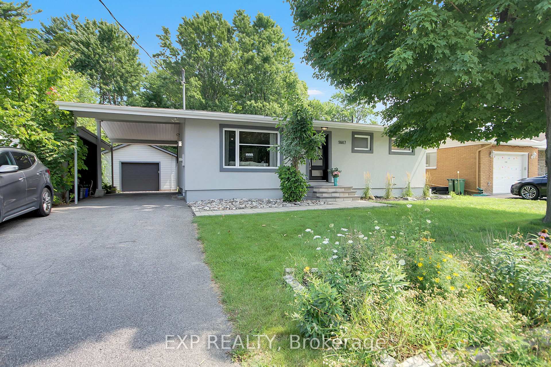 1447 Maxime Street, Cyrville - Carson Grove - Pineview, ON, exterior